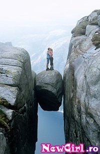 „Dragostea imposibilă la limita dispariţiei…??”