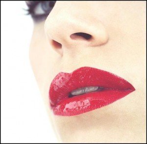 buzele-rosii-mereu-sexy