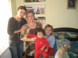 familiile-in-care-predomina-fetele-beneficiaza-de-o-atmosfera-mai-fericita