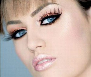 Cum sa te dai cu rimel - secretele genelor seducatoare