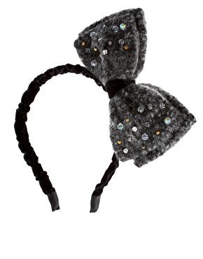 Accesorii trendy pe care le poti purta iarna asta