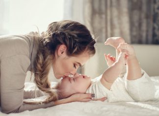 Cum ne exprimam iubirea fata de copii in primii ani de viata?