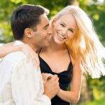 23 de semne sigure ca un tip timid te place