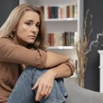 10 moduri simple de a depasi anxietatea intalnirilor