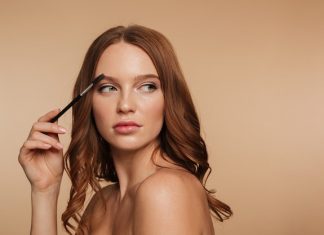 Cum să îți conturezi sprâncenele în funcție de fizionomia ta?