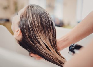 Cat de des ar trebui sa-ti speli cu adevarat parul?